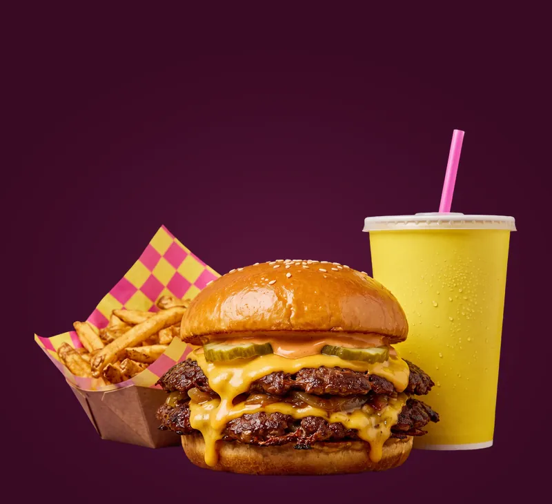 Le menu : cheese burger, frites maison et boisson